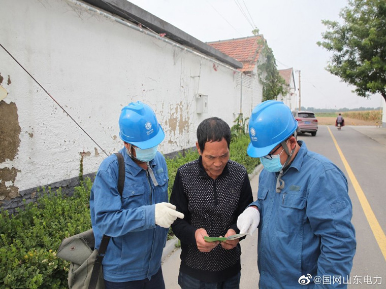 巡視光伏電站 助力鄉村振興